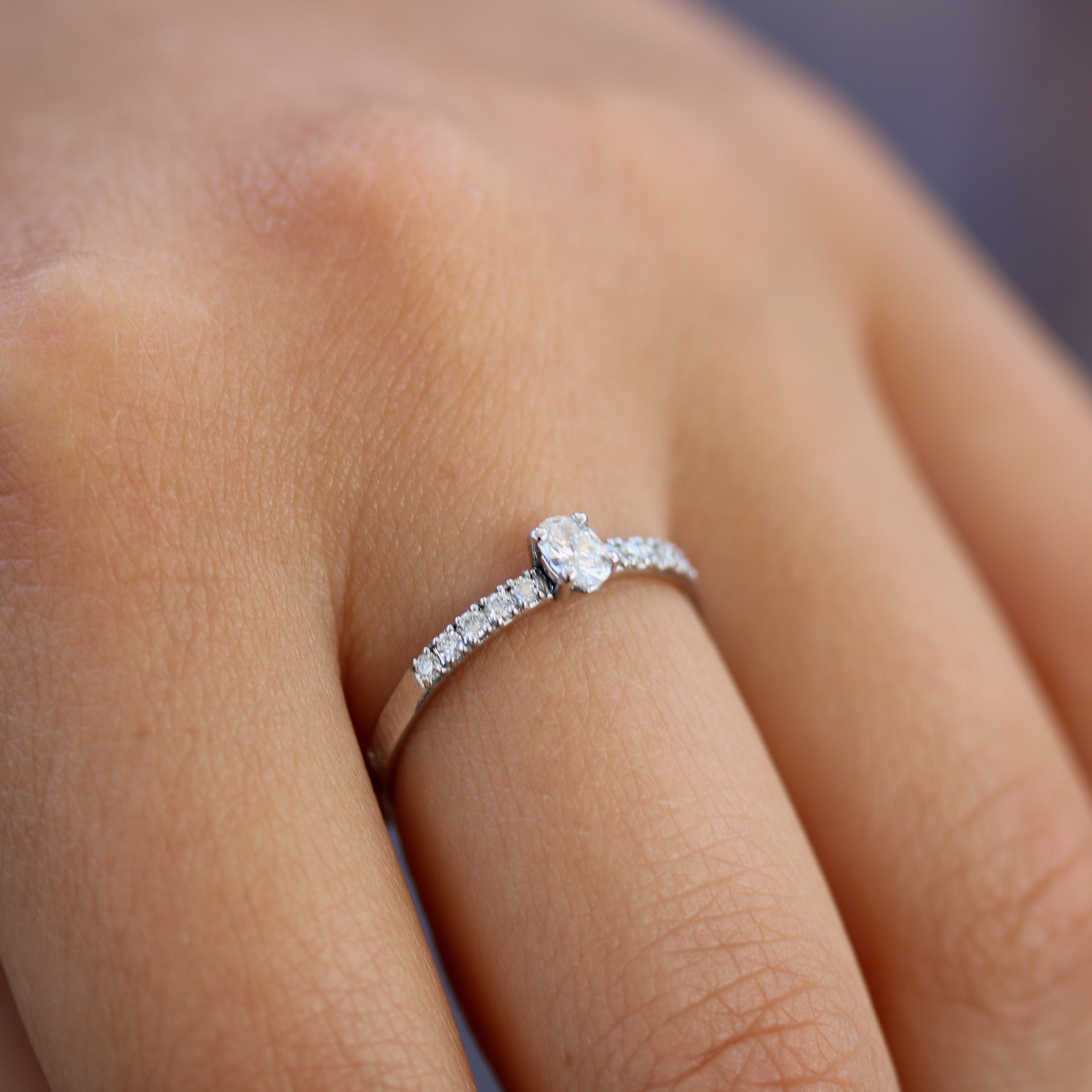 טבעת אירוסין יהלום אובלי – תמונה 6