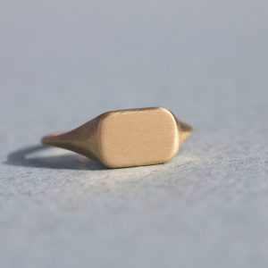 טבעת חותם מלבנית