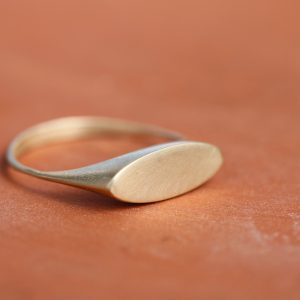 טבעת חותם אובלית