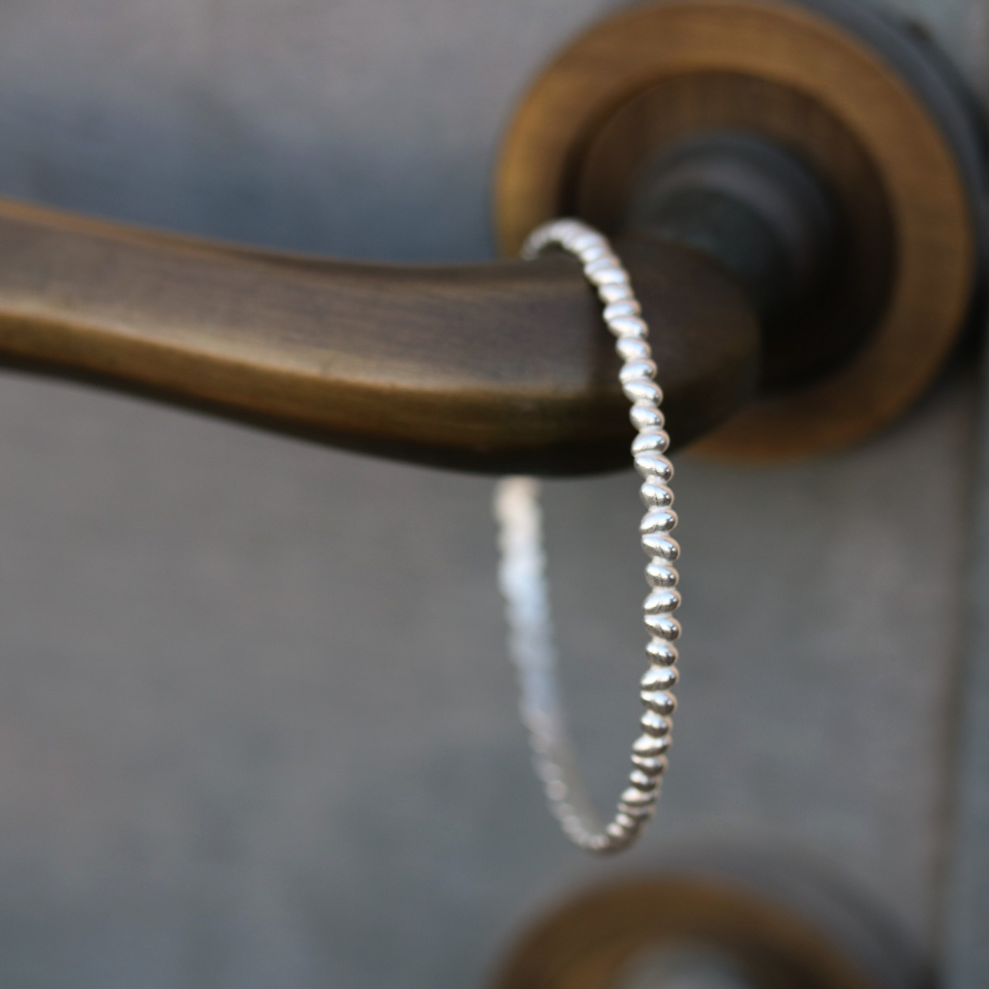 צמיד כסף קשיח חלוקי נחל – תמונה 2