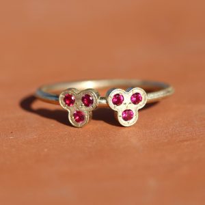 טבעת זהב בשבוץ רובי